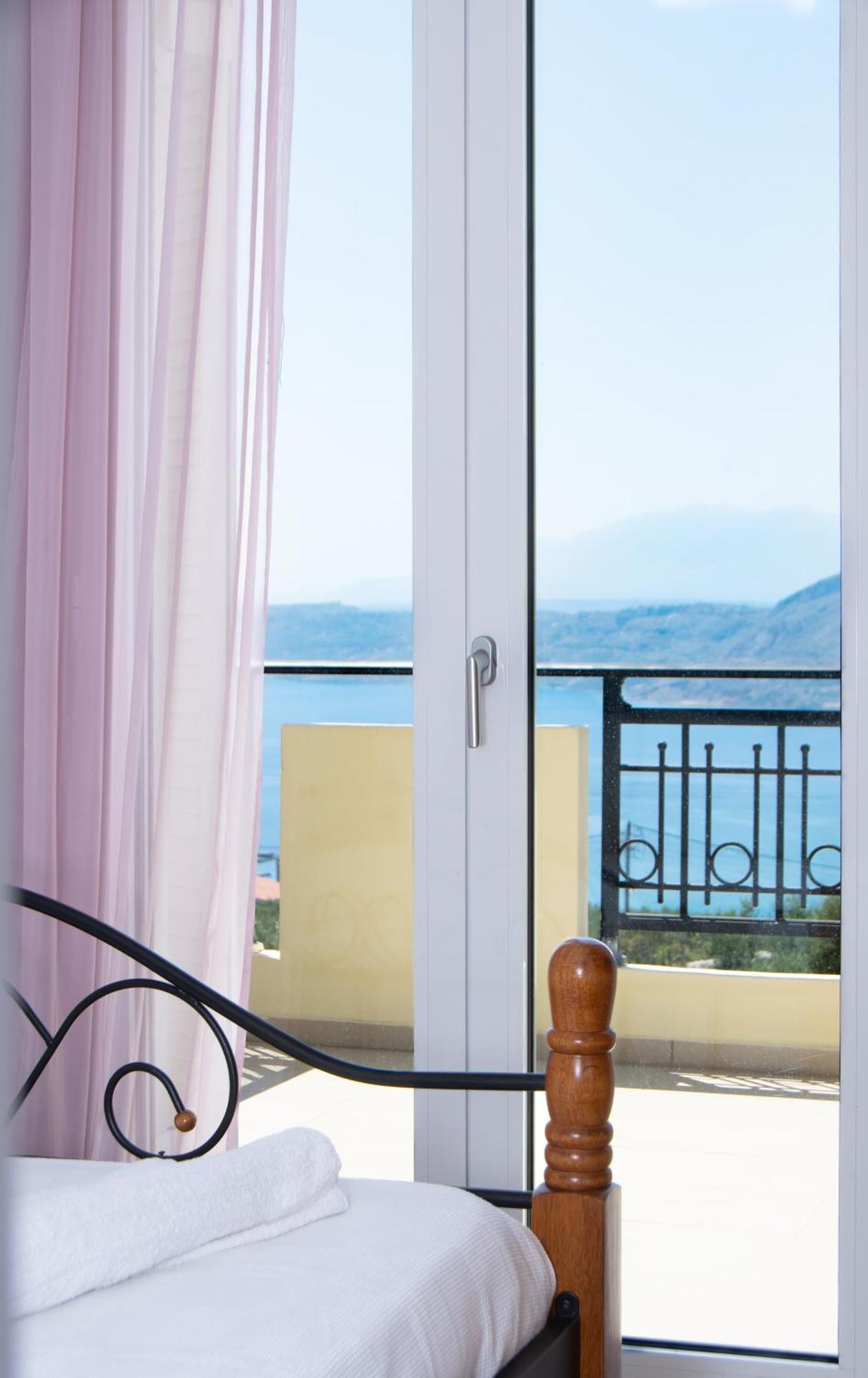 Souda Bay View With Private Pool Near Chania City エクステリア 写真